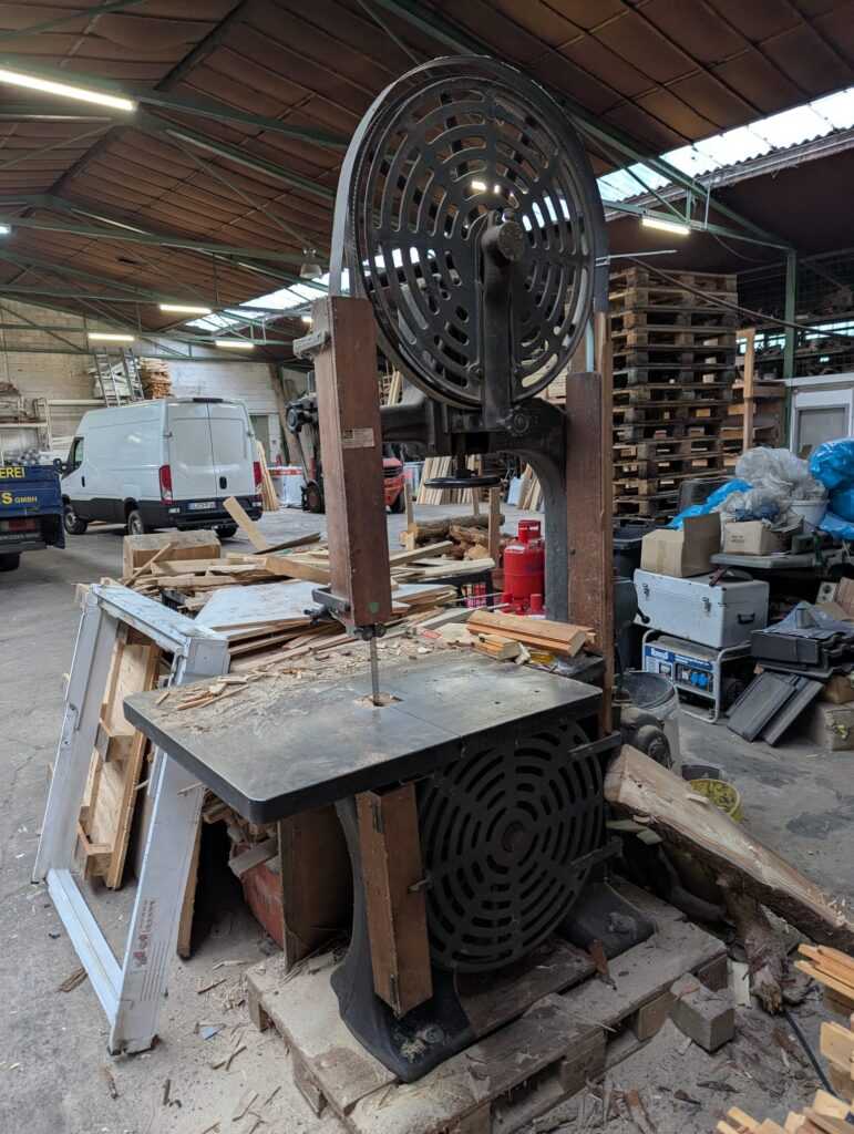 Usines Tornos Bandsäge