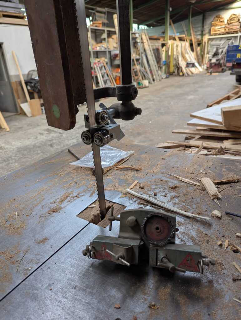 Usines Tornos Illkirch-Strasbourg Bandsägemaschine