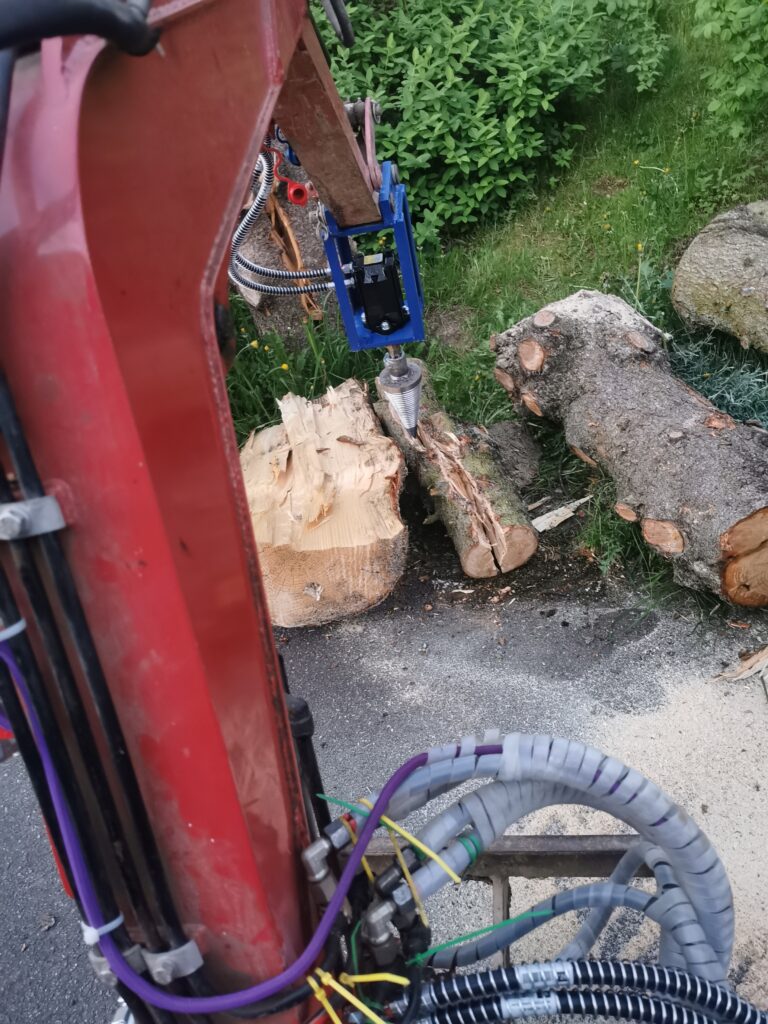 120 mm Drillkegel an Minibagger